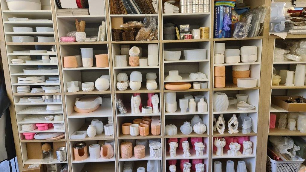 LAVURI® Keramik Stewalin Pulver, Figuren- und Reliefgiessmasse, ausgehärteten Gegenstände weisen eine porzellanähnliche, glatte Oberfläche auf und lassen sich kinderleicht bemalen