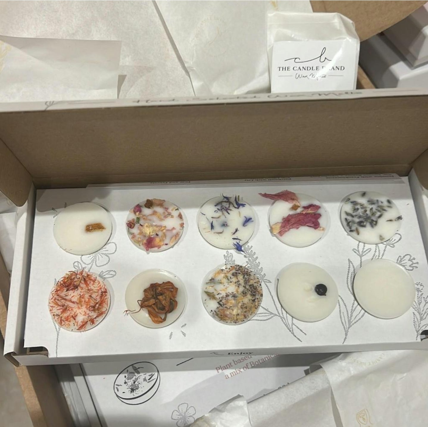 LAVURI® Candle & Home Decor CLUB Member