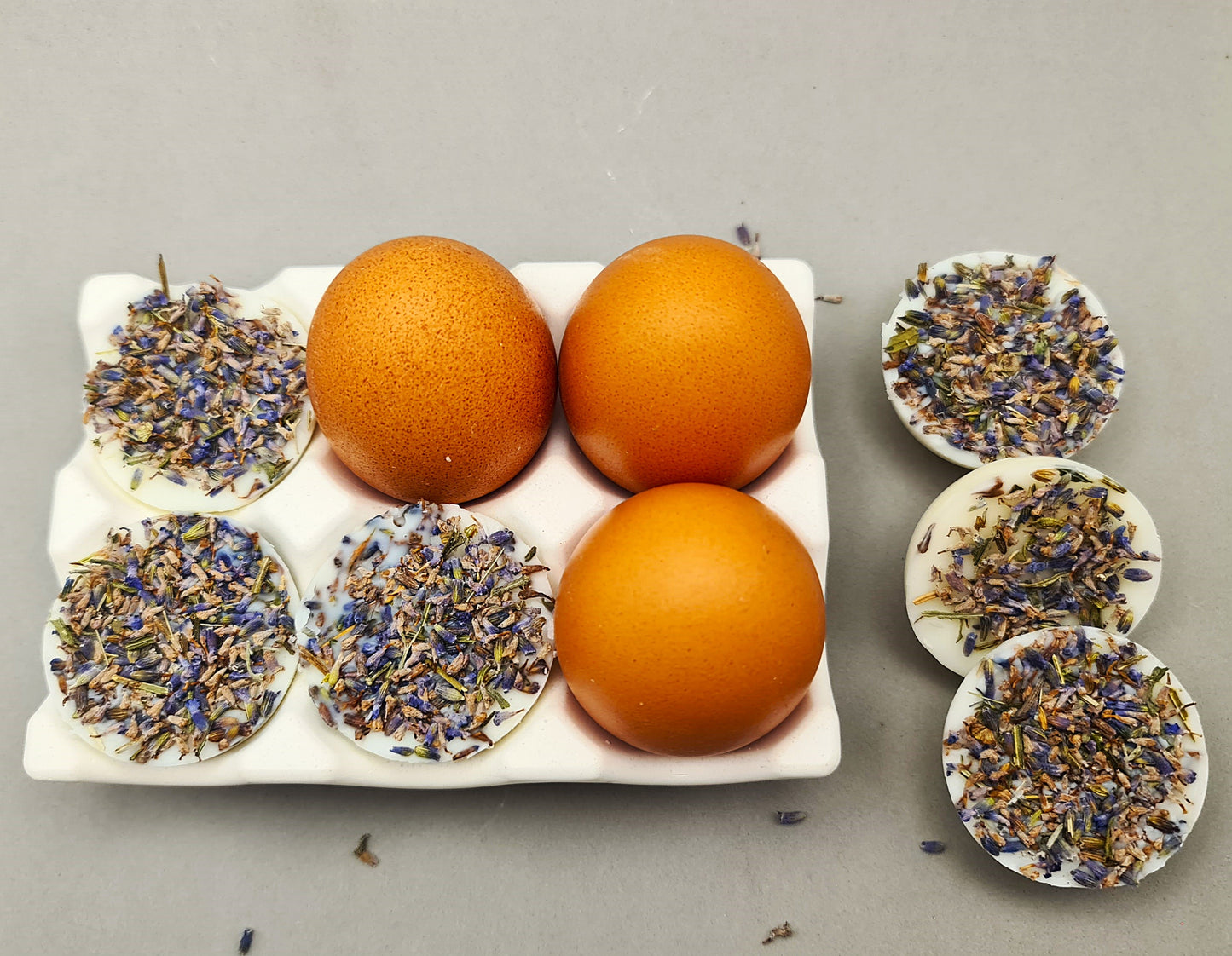 LAVURI® EGGY Tray 6er EIER Schale Dekoration Deco für Eier, Muffin, Wax- Melts, Aufbewahrung von Kosmetik Schwämmen, weiss