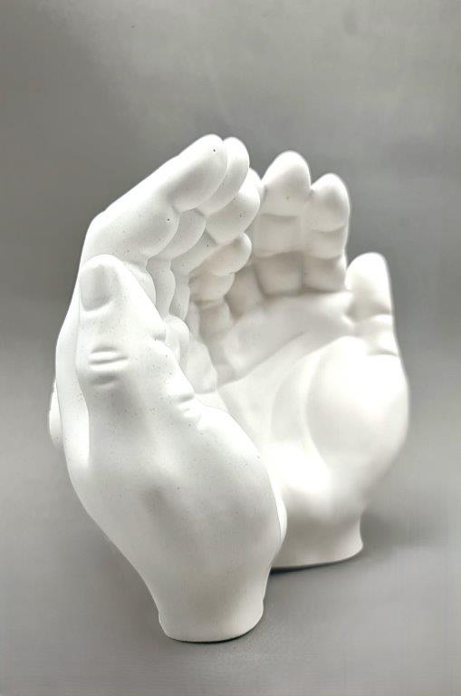 LAVURI® Deko Hands Schmuck- Deko- Skulptur- Kerzensand Bonbon- Schale weiß + Korkschutz