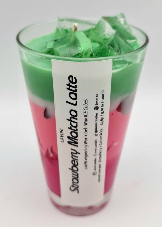 LAVURI® Strawberry Matcha Latte aus Soja Wachs Duftkerze vegan mit Gel- Wachs Eiswürfeln, handmade