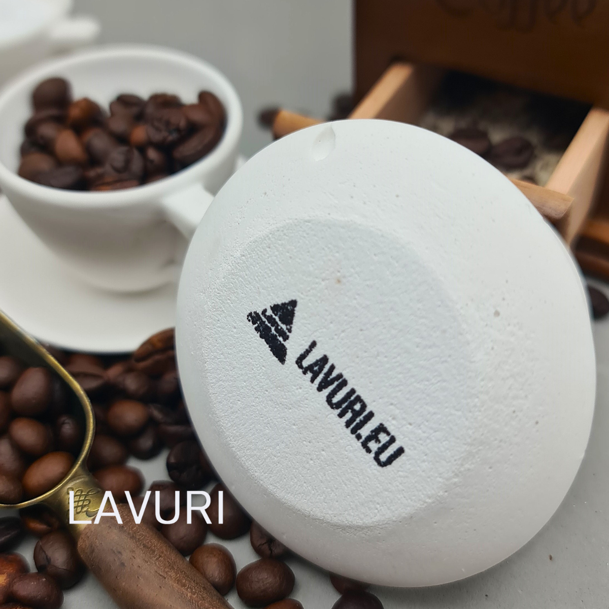 LAVURI® ESPRESSO Tasse auf festem Teller für Wachskerzen, Kerzensand / Perlwachs, Stabkerzen- Halter, Dekoration und als Duftkerzen Varianten erhältlich