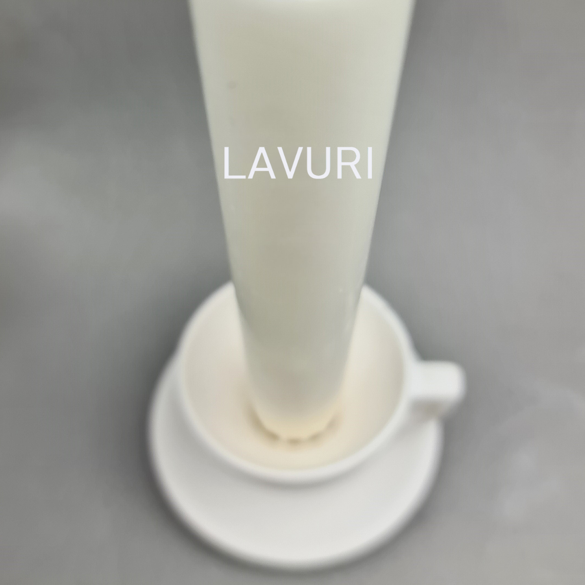LAVURI® ESPRESSO Tasse auf festem Teller für Wachskerzen, Kerzensand / Perlwachs, Stabkerzen- Halter, Dekoration und als Duftkerzen Varianten erhältlich