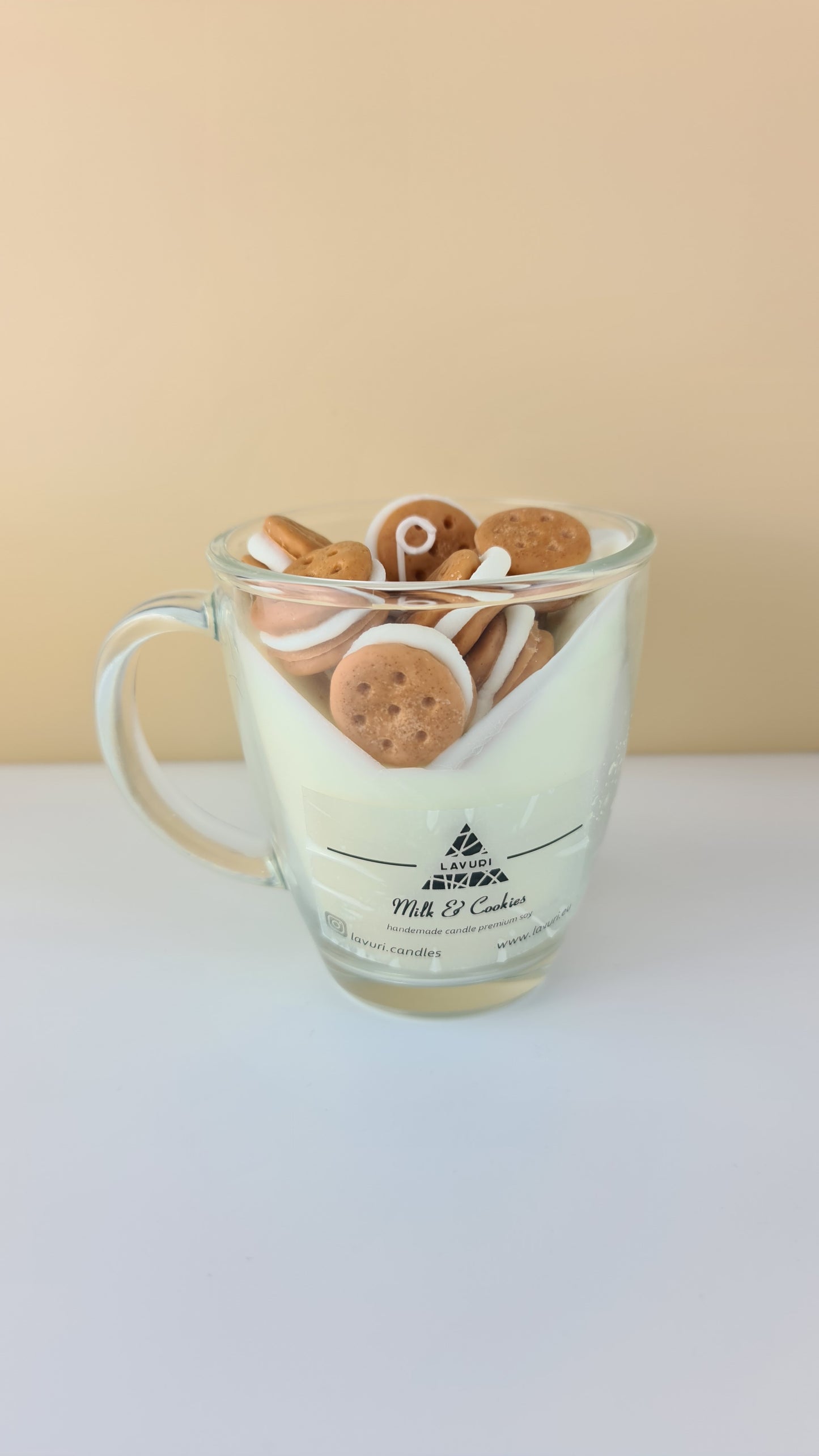 LAVURI® MILK & Cookie in Henkel- Tasse aus Soja Wachs Duftkerze vegan handmade