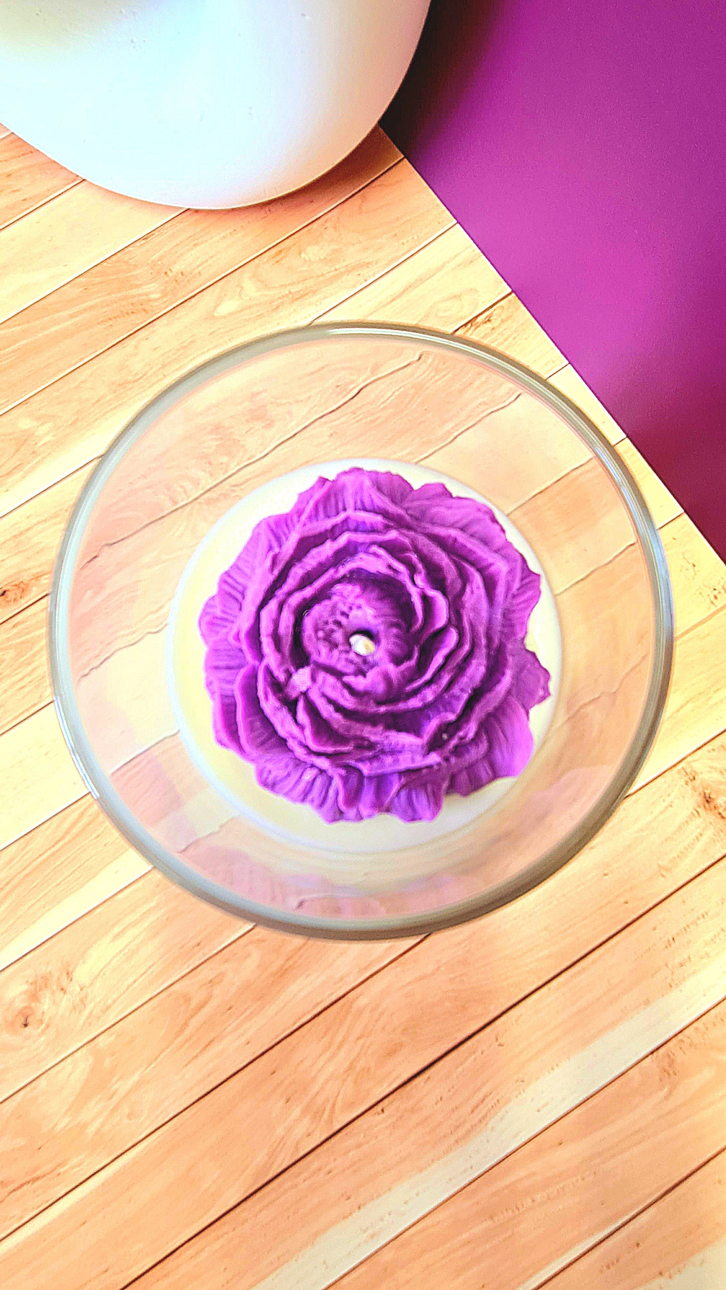 LAVURI Peónia in a glass jar, vanilla scented candle made from 100% natural soy wax, vegan, handmade, reusable glass, various colors and fragrances available.
