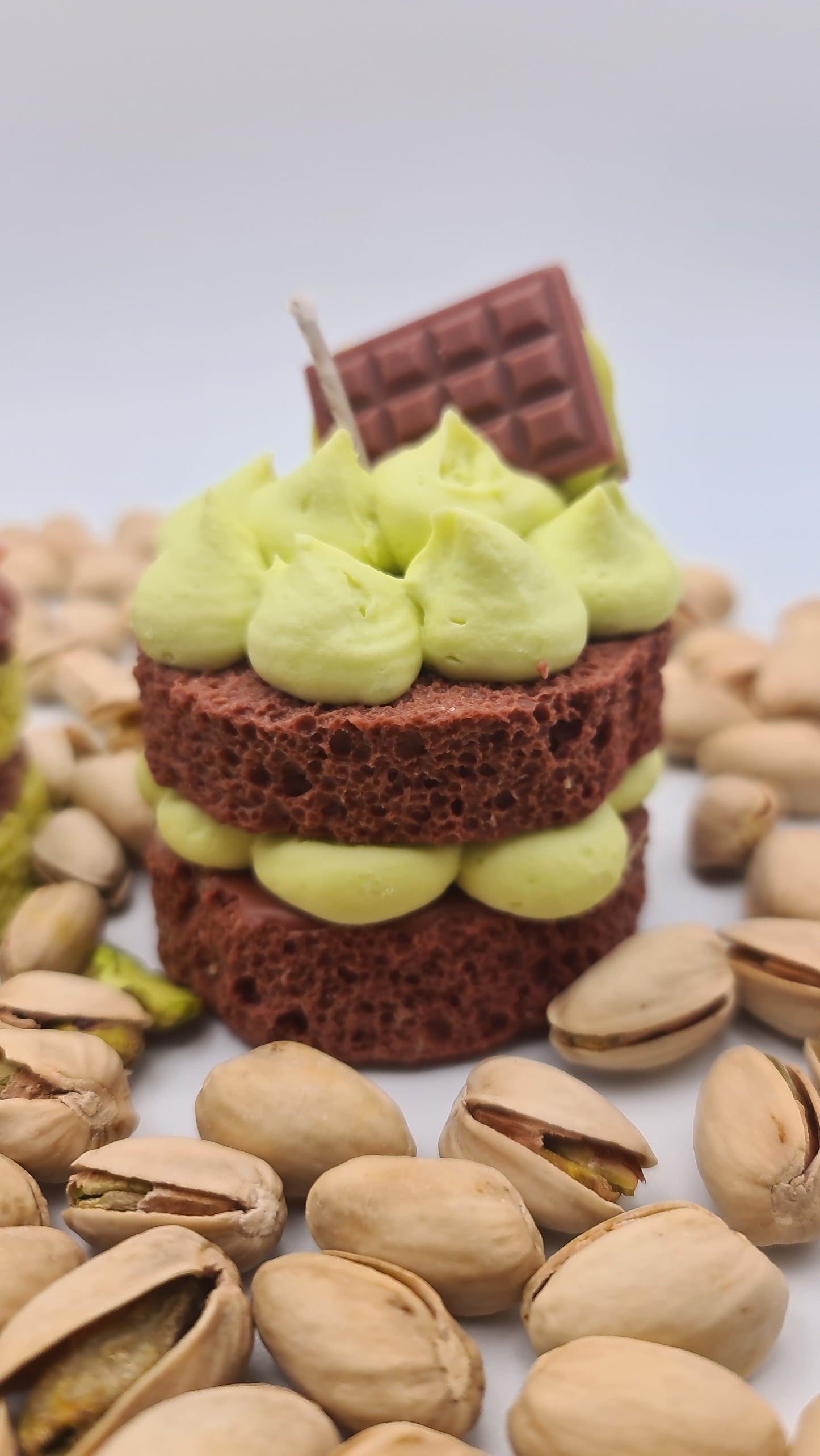 DUBAI Choclate Cake Candle, 100% handmade soy waxed scented Candle, Pistachio creme look on fluffy Cake base