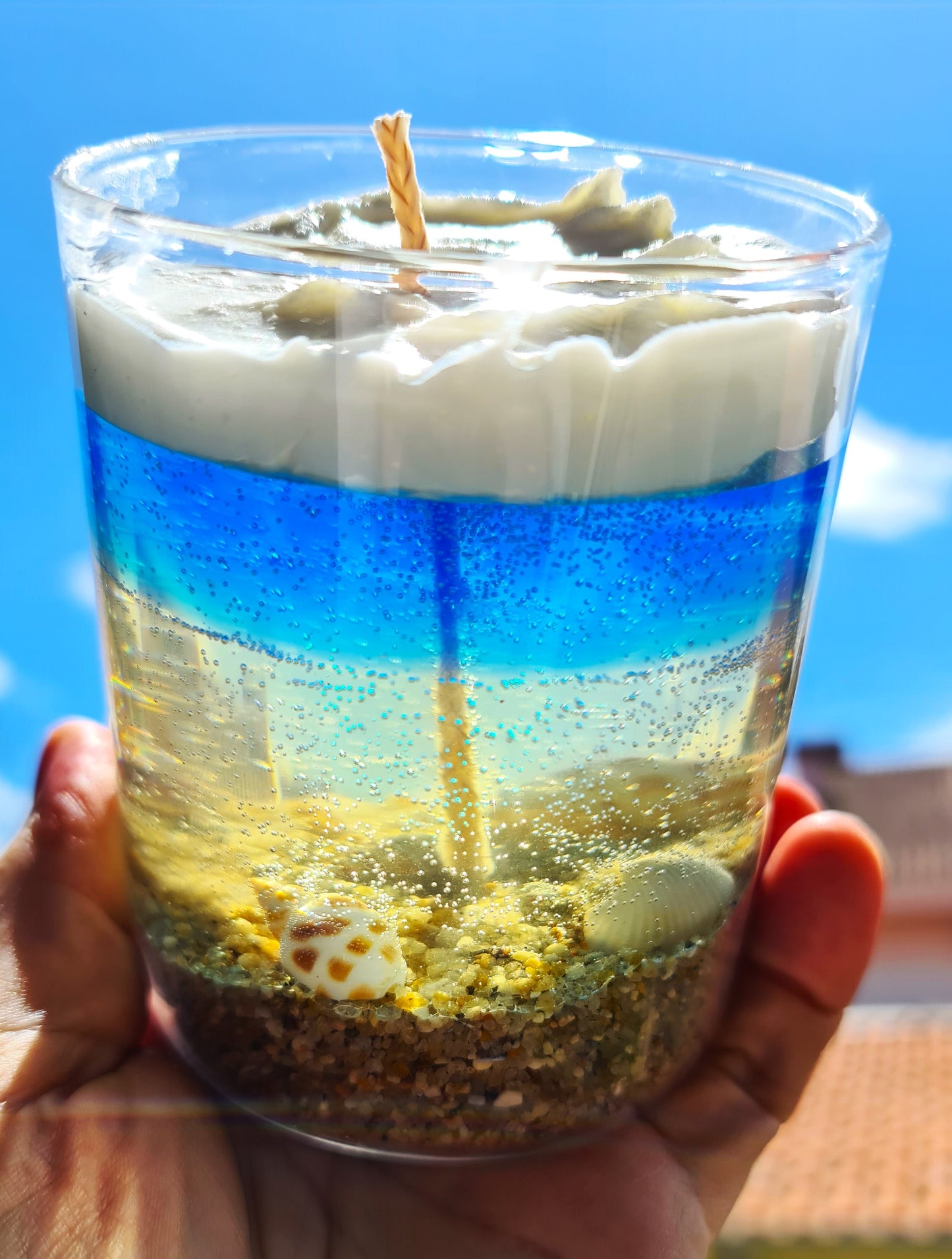 PRAIA Beach Candle with personal hand picked Sand & Shells from Portugal in sparkling gel wax and 100% natural soy wax foam breath as topping