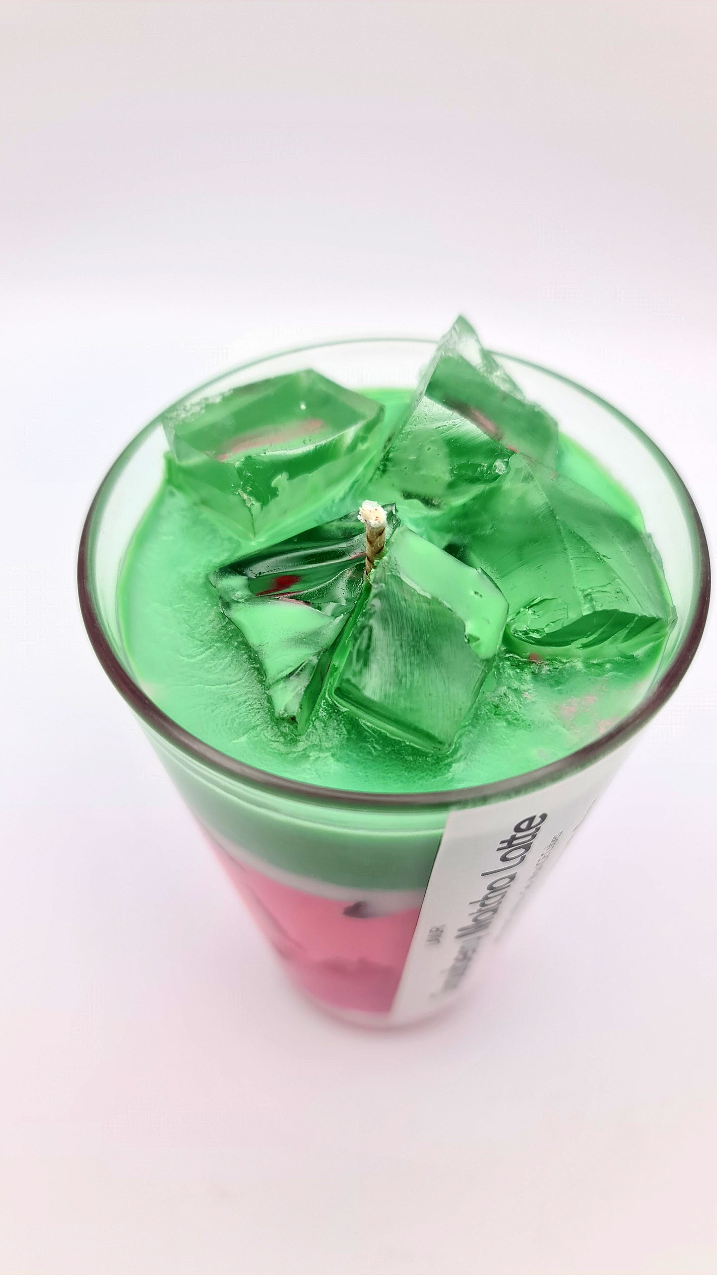 LAVURI® Strawberry Matcha Latte aus Soja Wachs Duftkerze vegan mit Gel- Wachs Eiswürfeln, handmade