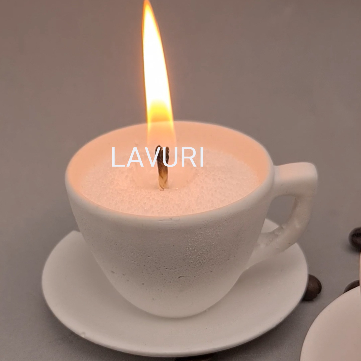 LAVURI® ESPRESSO Tasse auf festem Teller für Wachskerzen, Kerzensand / Perlwachs, Stabkerzen- Halter, Dekoration und als Duftkerzen Varianten erhältlich