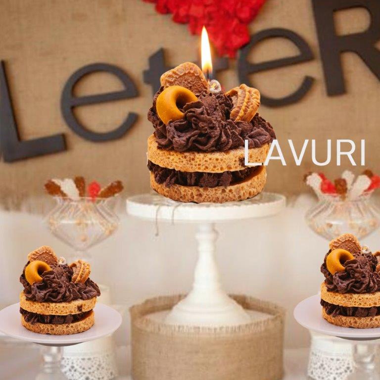 LAVURI® Caramel Cake Candle - Cake with whipped cream, chocolate bars and cookie rings as decoration