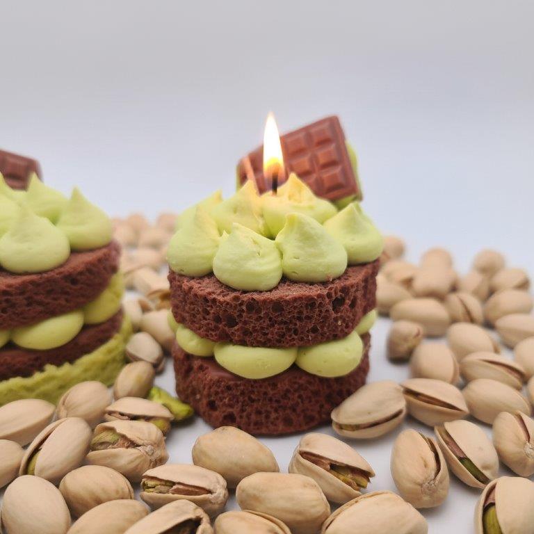 LAVURI Dubai Chocolate Cake Gourmet Dessert Duftkerze handmade bio vegan algarve candle portugal germany